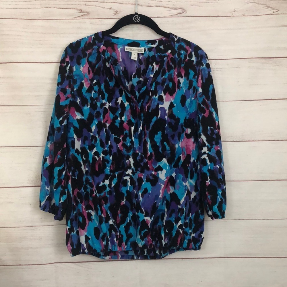Dana Buchman Multicolor Blouse Size S 3/4 Sleeve V-Neck Pleated